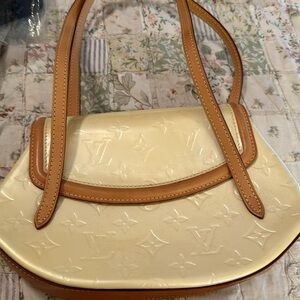Louis Vuitton pastel yellow. Shoulder Bag